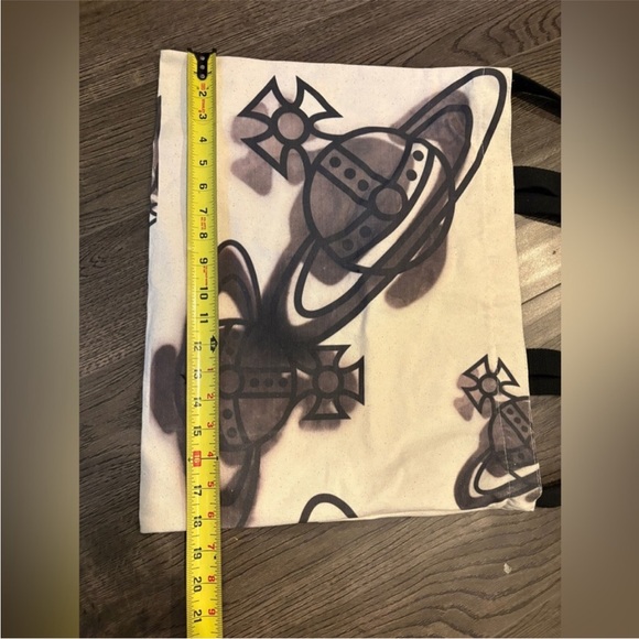 Vivienne Westwood gift tote - Picture 7 of 9